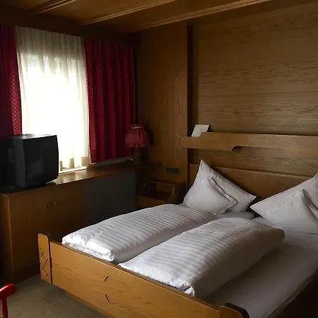 Otel Sonnen Alp Garni Seefeld in Tirol